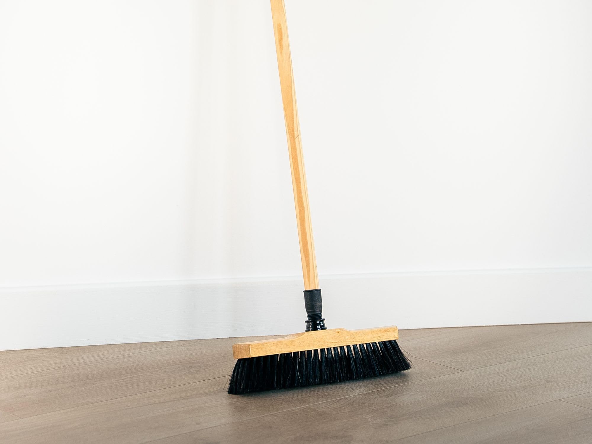 kibros-balai-m-nage-soie-grise-40-cm-avec-manche image 3