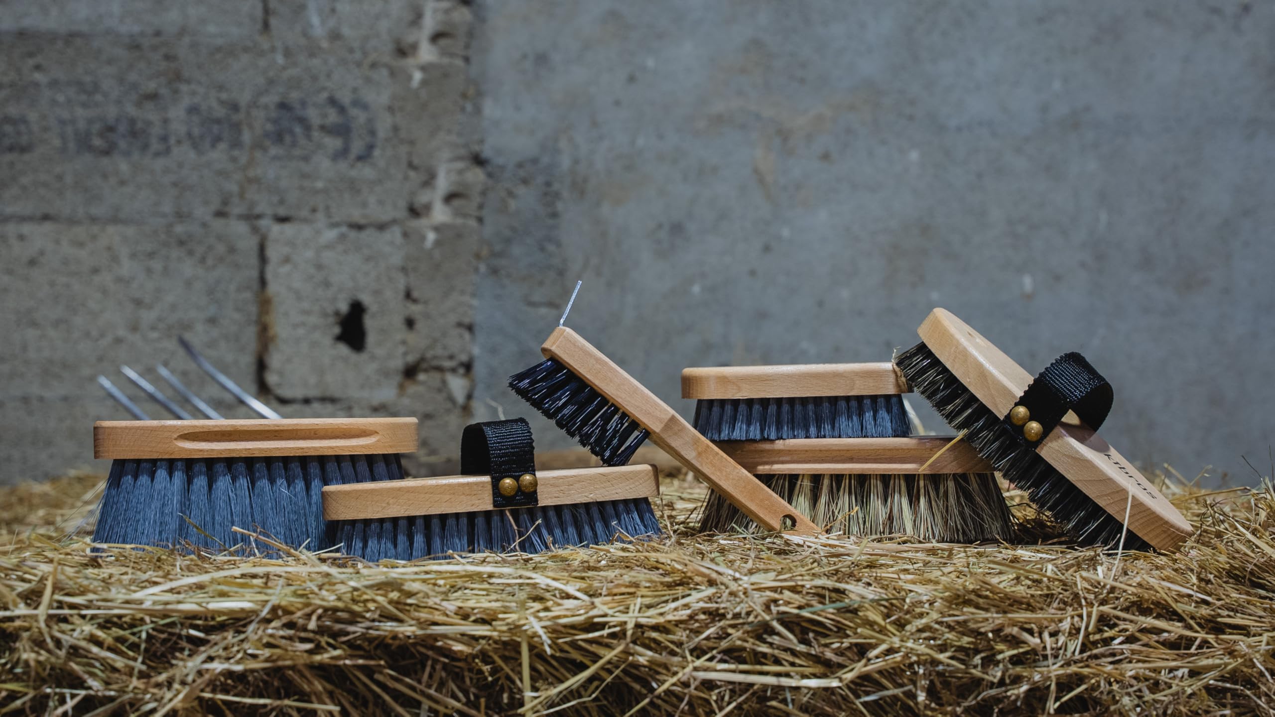 kibros-kit-pansage-cheval-6-brosses-quitation-poney image 2