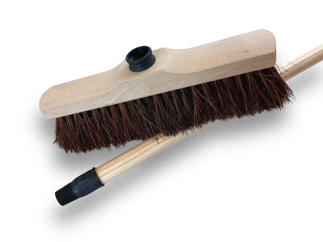 kibros-balai-jardinage-droit-30-cm-arenga-balai-manche-bois-1-40-m image 1